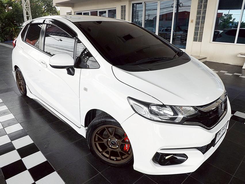 รหัสรถ KCY6424 HONDA JAZZ GK 1.5V PLUS AUTO ปี 2019