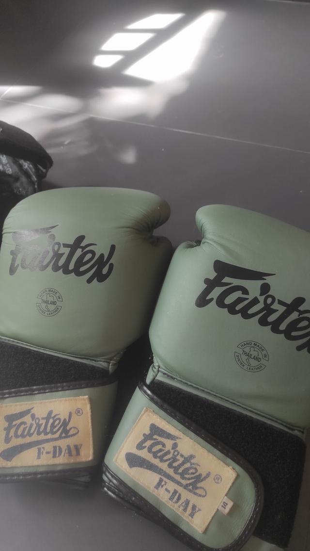 นวมมวย Fairtex ของแท้
