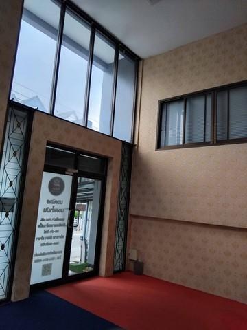 อาคาร 3.5 ชั้น 46 ตรว. 4 ห้องน้ำห้องอาบน้ำ 2 ห้อง 8 ห้องทำงาน ย่าน Town in Town – ศรีวรา 3