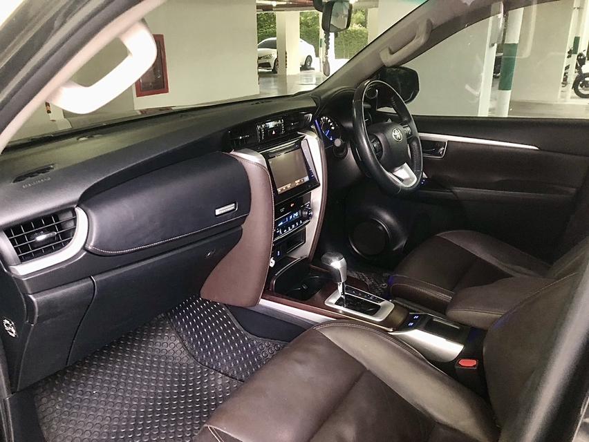 Toyota Fortuner 2.8V 2015 āļĢāļđāļāļāļĩāđ 7