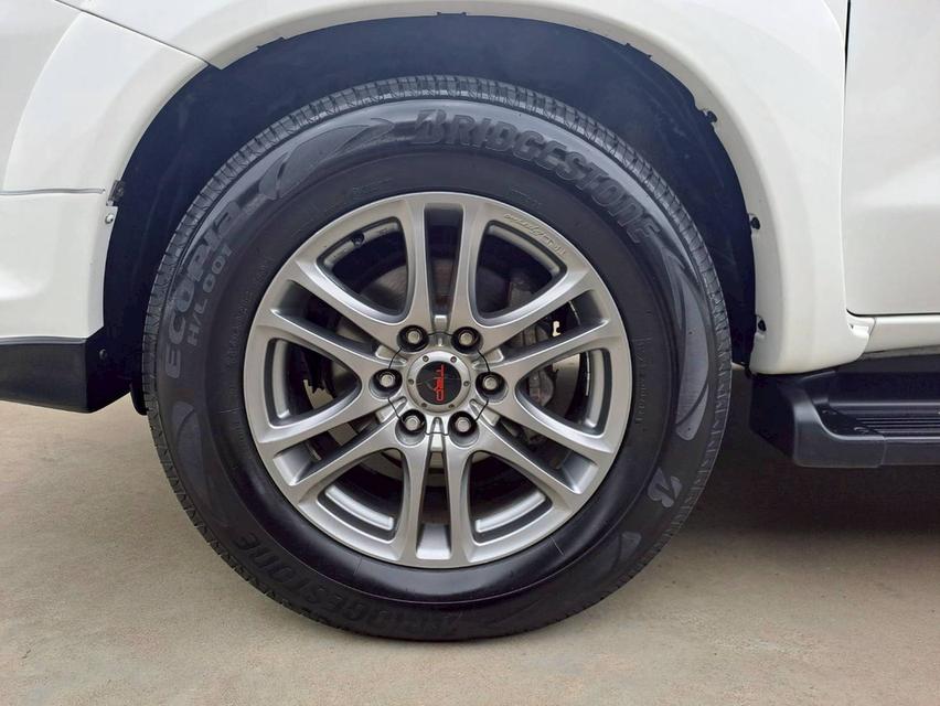 Toyota Fortuner 3.0 V รุ่น TRD Sportivo 4WD รุ่นท็อป ปี2011 สีขาว 8