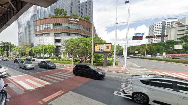 ล้อมรอบด้วยคอนโด MRTสามย่าน ให้เช่าหน้าร้าน 3คูหา กว้าง12 เมตร 1