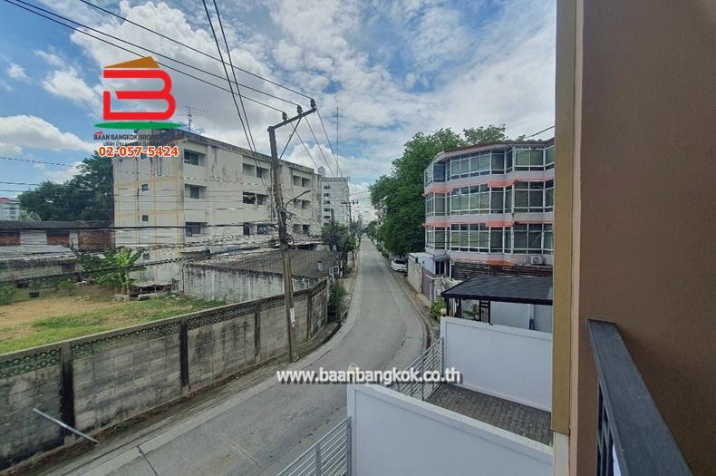 ทาวน์โฮม หลังริม ซอยลาดพร้าว 96 เนื้อที่ 25 ตรว. ถนนลาดพร้าว แขวงพลับพลา เขตวังทองหลาง กรุงเทพมหานคร 11