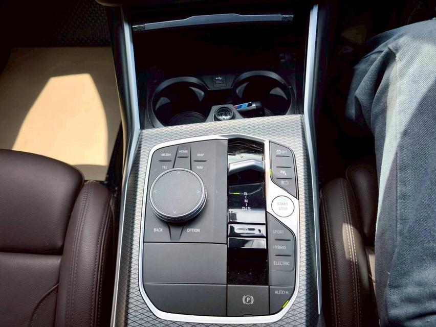 รหัสรถ KPV1100 🚘 BMW 330e M Sport LCI ปี 2023 (LCI Facelift) 11