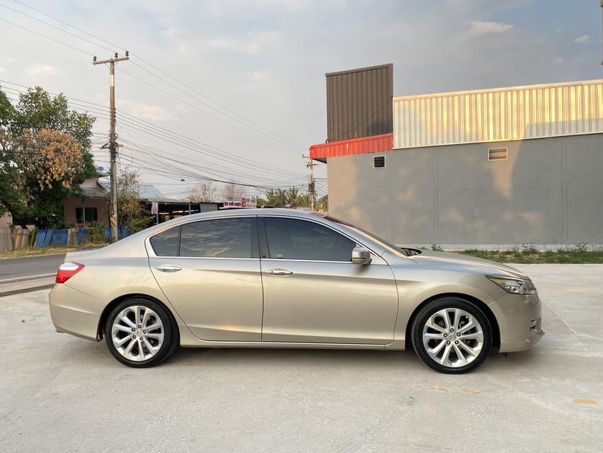 รถเก๋ง HondaAccord ปี 2013 รูปที่ 3