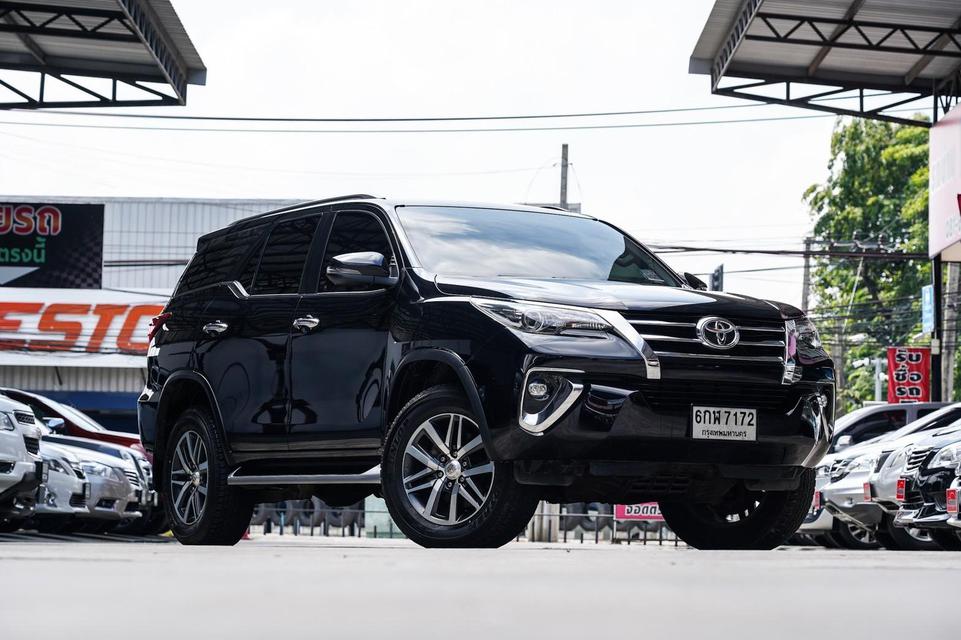Toyota Fortuner 2.4 V Top (2WD) ปี 2018 1