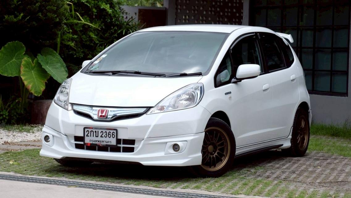 รหัสรถ TKG2366 HONDA JAZZ GE 1.3 รุ่น HYBRID 2013