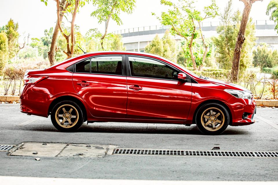 Toyota Vios 1.5J ปี 2013 สีแดง เกียร์ออโต้