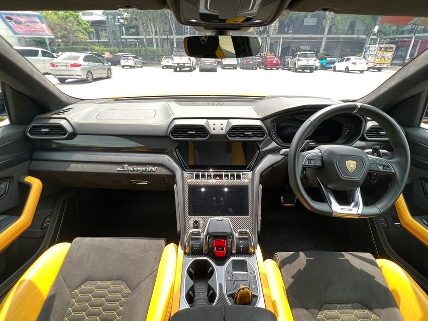 ขายรถ Lamborghini Urus 2022 4