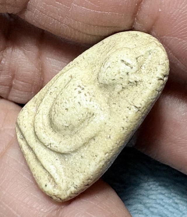 พระเนื้อผง ไม่ทราบที่ 3