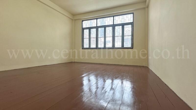 ทาวน์เฮ้าส์ 3 ชั้น ซอย กรุงเทพ - นนทบุรี 23 (จันทร์เกษม) ราคาถูกมาก 9