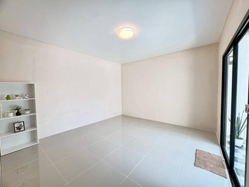 หมู่บ้านพฤกษา 33 ซอยวัดลาดปลาดุกบ้านแฝด 2 ชั้น ตกแต่งใหม่พร้อมอยู่ มีรถประจำทางเข้าในหมู่บ้าน ทำเลดี 15
