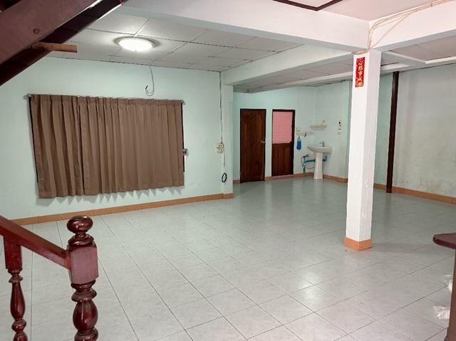 บ้านเดี่ยว 2 ชั้น 45 ตร.วา.200 ตร.ม.2 น้ำ 3 แอร์ ย่านรัชดา ห้วยขวาง พร้อมเฟอร์ รร.นานาชาติเคไอเอส 900 ม.4 นอน 6