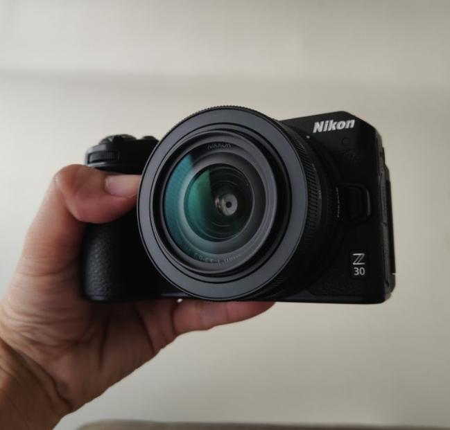 Nikon z30 + lens kit 16-50 mm f3.5 - 6.3 2