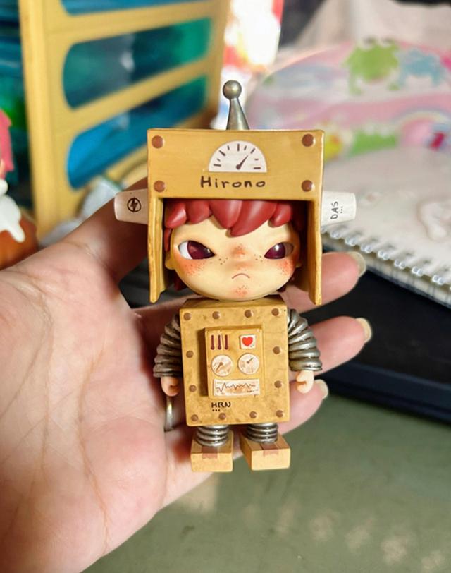 Hirono Little Bad Series ตัวหุ่นยนต์ กล่องและการ์ดครบ