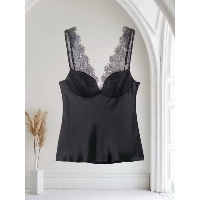 พร้อมส่ง bustier topเสื้อซาตินอกเเต่งลูกไม้ งานซาตินพรีเมี่ยมเนื้อดี สายเลื่อนได้ด้านหลังซิปซ่อนข้างอก 32-36ยาว19สีดำ รูปย่อยที่ 1