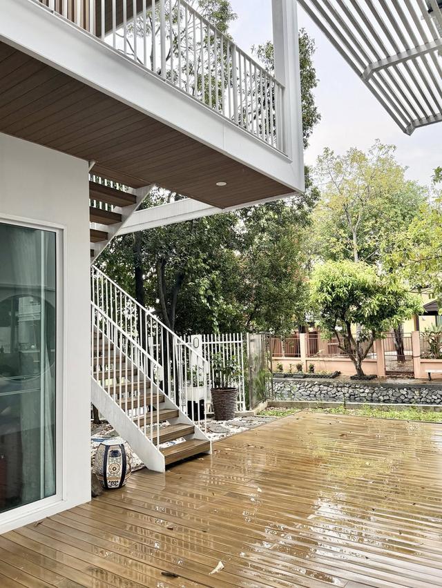 บ้านหรู สไตล์โมเดิร์นเรือนคู่ บ้านเดี่ยวสร้างใหม่ทั้งหลัง ย่านพุทธมณฑลสาย 3 4