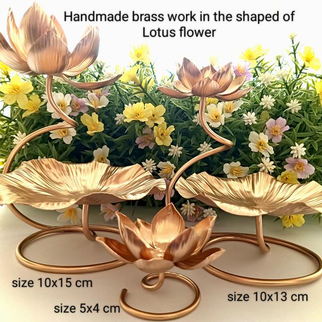 ดอกบัวทองเหลือง Brass, Lotus-shaped size 10x13cm., Gold color รูปที่ 2