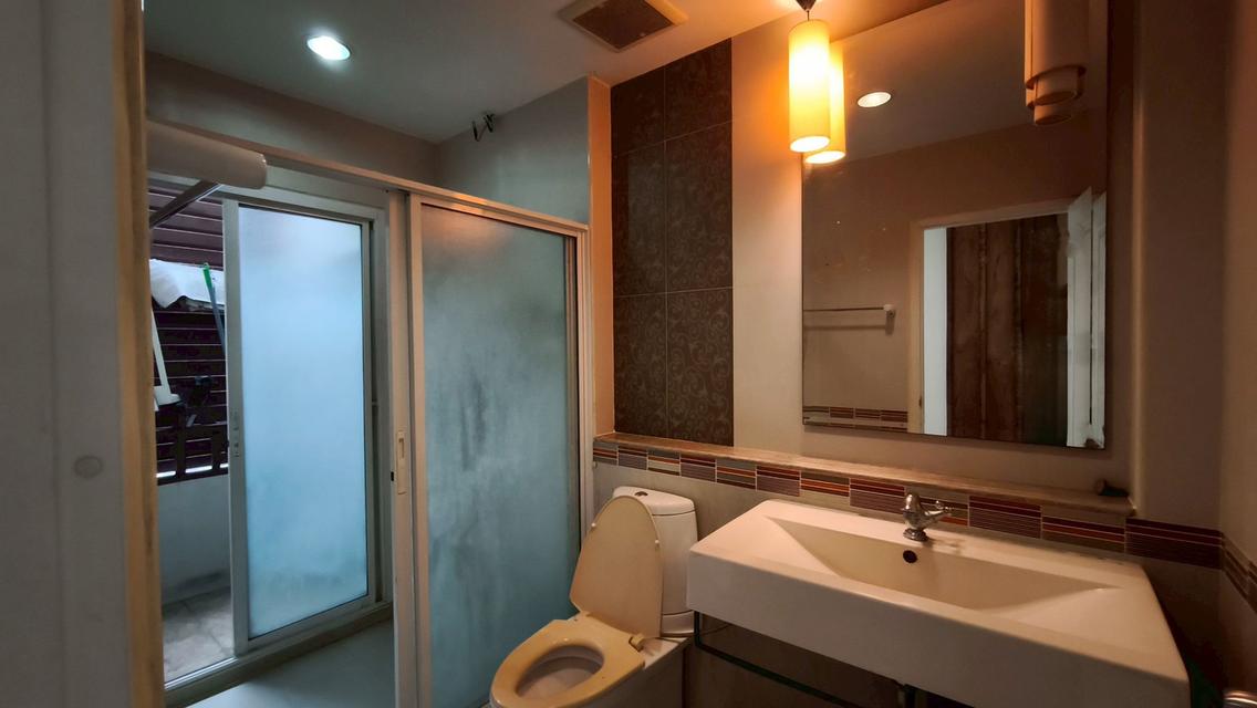 ขายทาวน์โฮม 3 ชั้น สไตล์บ้านเดี่ยว หลังมุม ทำเลศักยภาพ 14