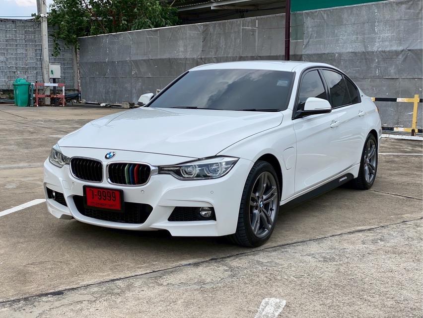 รหัสรถ PBG9999 BMW 330e M Sport Plug-in Hybrid ปี 2016 สีขาว