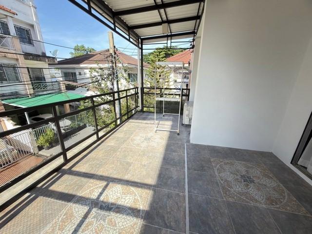 ให้เช่าทาวน์โฮม 4 ชั้น 180 ตรม. หมู่บ้านซิตี้พาร์ค พัฒนาการ 38 เฟอร์พร้อมเข้าอยู่ 6