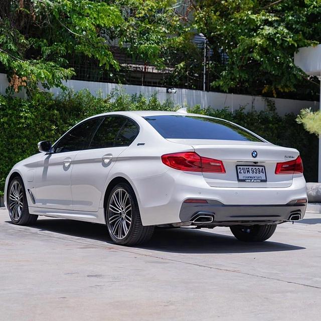 (แจ้งรหัสรถ 12AT9394) BMW 530e 2.0 M Sport โฉม G30 | ปีจด : 2020 รูปย่อยที่ 3