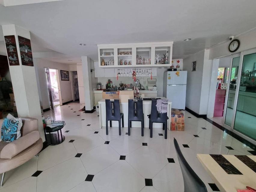 ขายบ้านเดี่ยวหมู่บ้านทองสถิตย์เรียบด่วนรามอินทรา แขวงจระเข้บัวเขตลาดพร้าว กทม. พื้นที่127 ตรว. 5