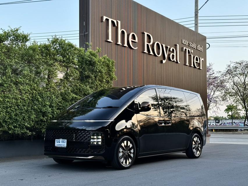 Hyundai Staria Premium Sunroof 2.2D 8AT