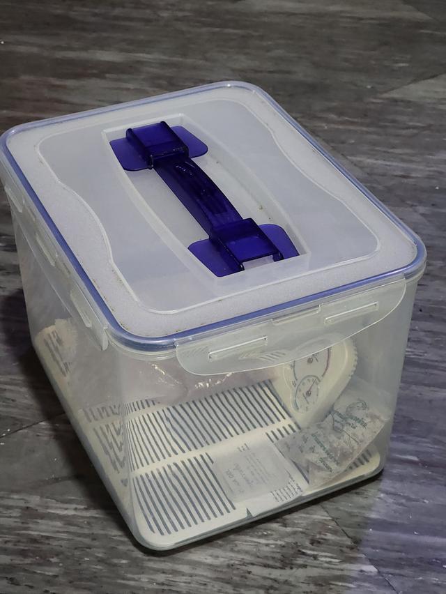 กล่องกันความชื้น พร้อมเกจวัดอุณหภูมิ ใส่กล้องถ่ายภาพ