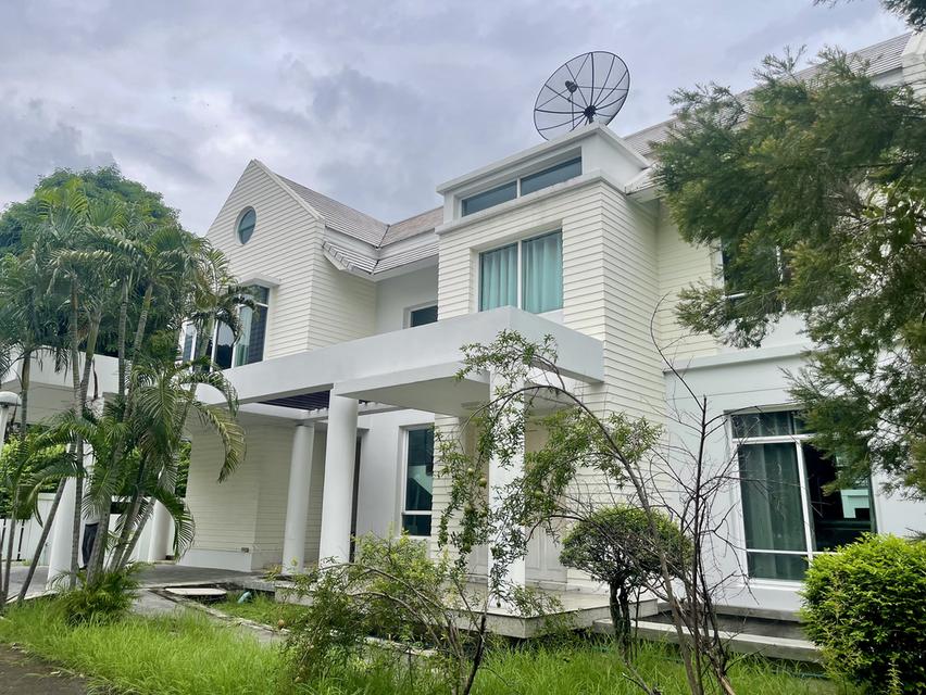 ขายบ้านเดี่ยว 2 ชั้น สไตล์ modern classic หลังใหญ่ที่สุดในโครงการ