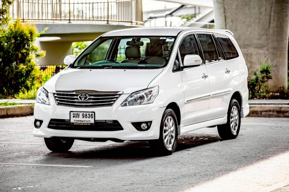 Toyota INNOVA 2.0V AT ปี 2012 สีขาว รุ่นท๊อปสุด