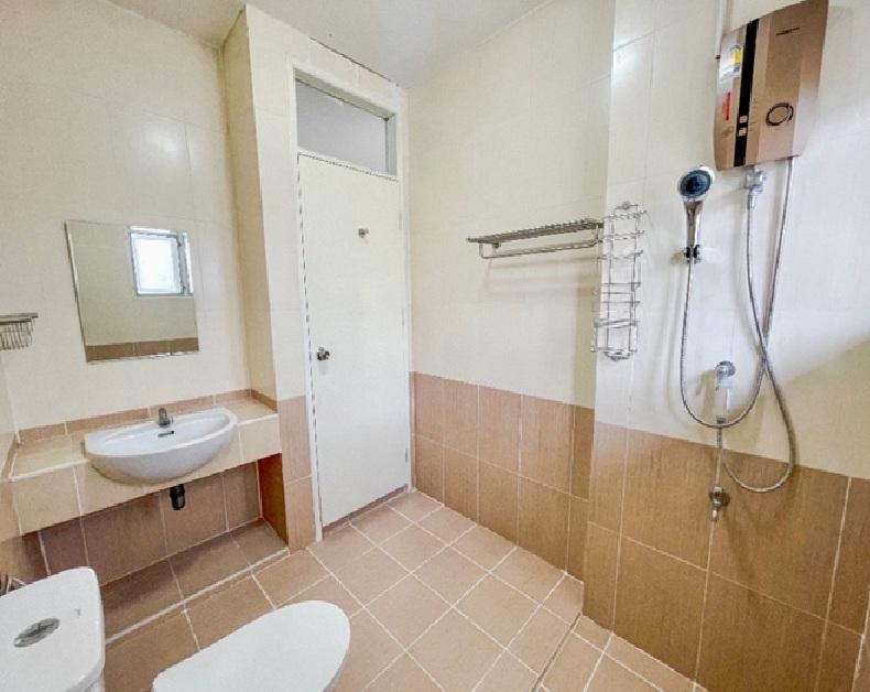 ให้เช่าบ้านเดี่ยว 2 ชั้น / Home Office หลังใหญ่ ซอยรามอินทรา เข้าซอยไม่ลึก ทำเลดีมาก / ปากซอยรถไฟฟ้า เดินได้ 15