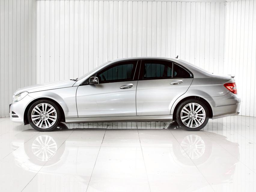 BENZ C-CLASS C200 CGI Blue Efficiency 2013