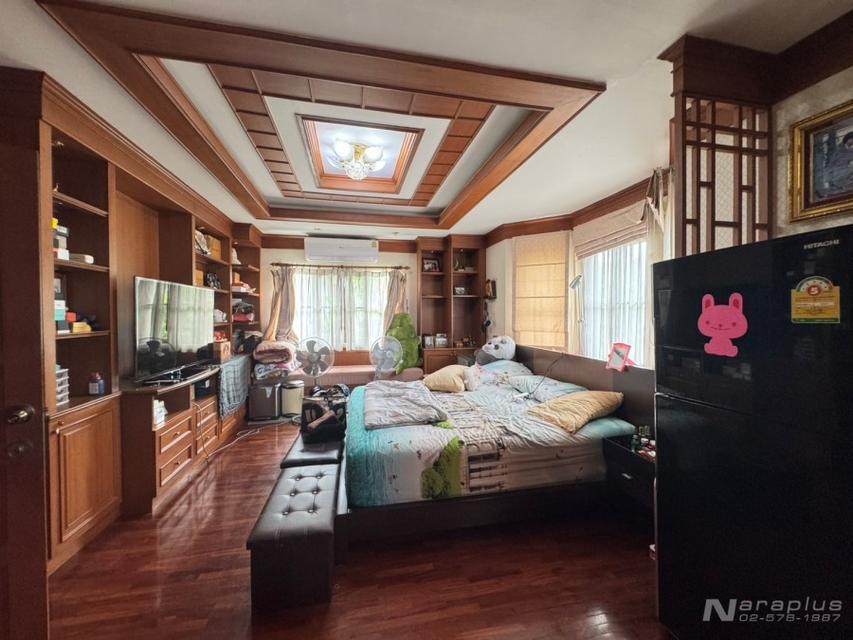 68070948 : ขายบ้านเดี่ยว 2 ชั้น Built-in ทั้งหลัง ขนาด 4 ห้องนอน บนที่ดิน 84.3 ตารางวา หมู่บ้านลัดดารมย์ วัชรพล-สุขาภิบาล 5  18