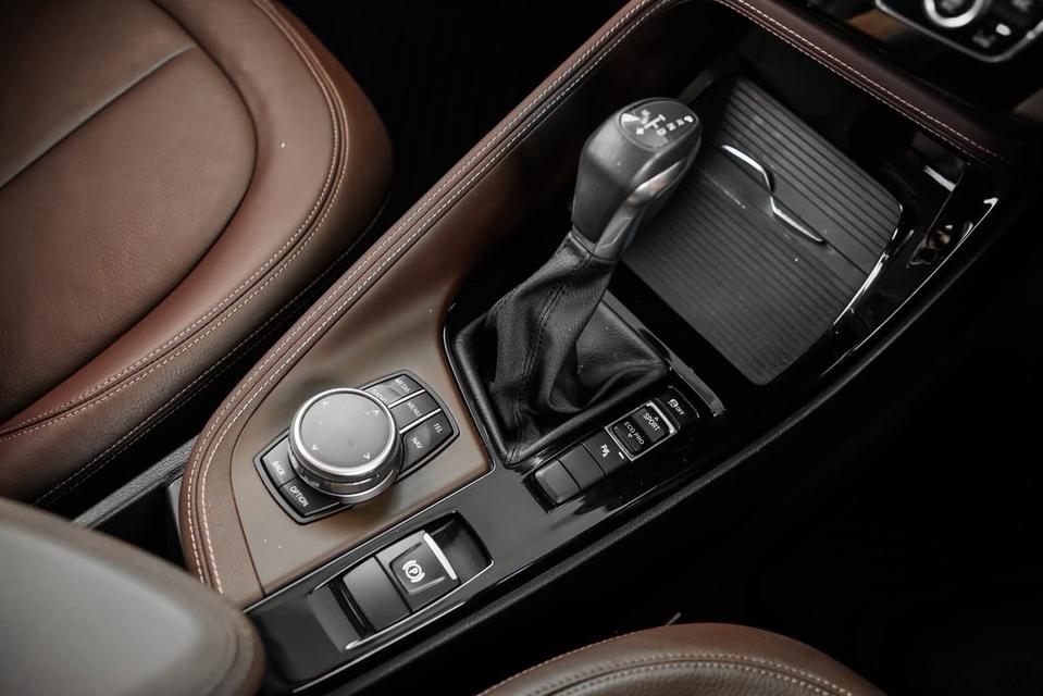BMW X1 sDrive18i xLine ปี 2016 รูปที่ 13