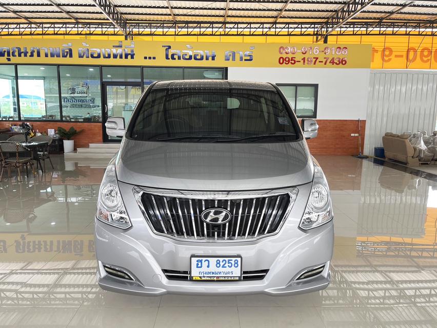 Hyundai H-1 2.5 Deluxe (ปี 2016) Wagon AT รถสวย สภาพดี ไมล์น้อย รถครอบครัว 11 ที่นั่ง 2