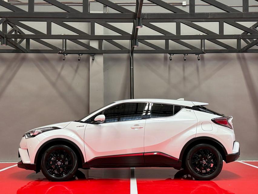 2019 TOYOTA CHR HV MID รถมือเดียว สภาพป้ายแดง รถวิ่งน้อยเพียง 58,000 กม รถไม่เคยมีอุบัติเหตุครับ