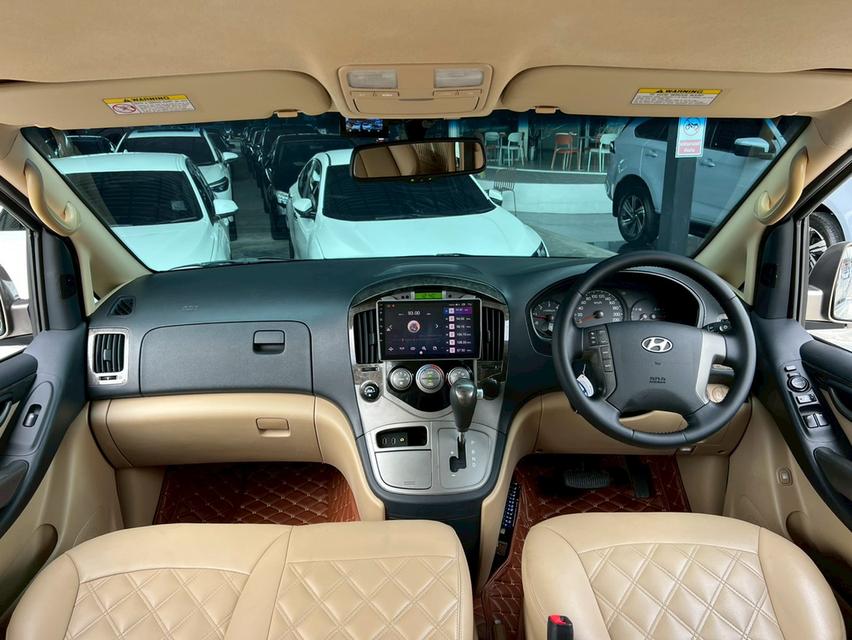 ปี 2014 HYUNDAI GRAND STAREX, 2.5 VIPคู่มือบุ๊คเซอร์วิสครบ 9