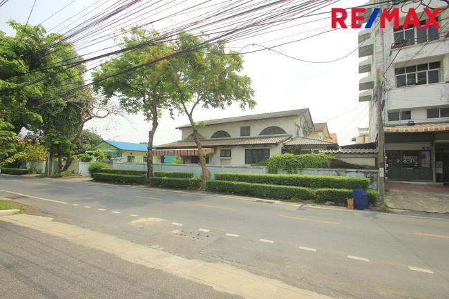 บ้านเดี่ยวริมถนนแก้วเงินทอง บางพรม ฉิมพลี 106ตารางวา ใกล้โรงเรียนนานาชาติเคนซิงตัน ตรงข้ามหมู่บ้านธีรินทร์ อยู่อาศัย ใกล้โรงพยาบาลศิริราช แยกไฟฉาย   12