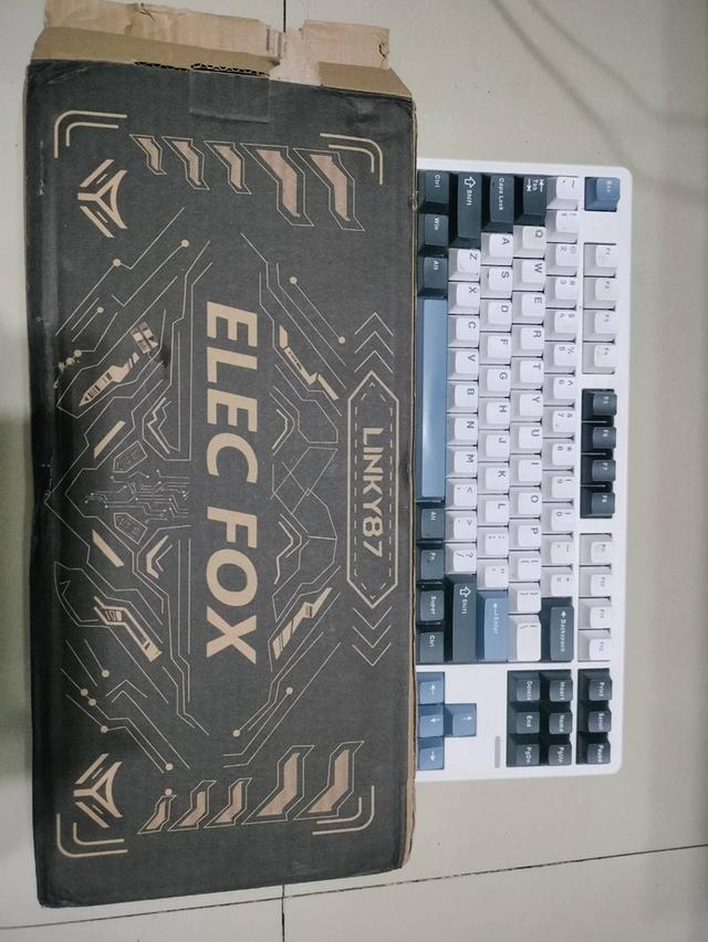 คีย์บอร์ด ไร้สาย ELEC FOX LINKY87 ซึ่งเป็น Mechanical Keyboard ขนาด TKL (Tenkeyless) 87 ใช้ไม่ถึง 2 เดือน ใหม่มากขาย 950 รวมส่ง นัดรับบางนา บางพลี รูปย่อยที่ 3
