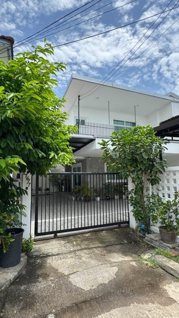 MHR242 Pet Friendly! ให้เช่าบ้านเดี่ยว 2 ชั้น หมู่บ้านสัมมากร รามคำแหง 112 เลี้ยงสัตว์ได้ มีสวนส่วนตัว เฟอร์ฯ และเครื่องใช้ไฟฟ้าครบ 2