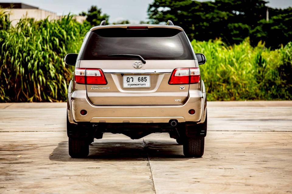 TOYOTA FORTUNER 3.0V สีน้ำตาล ปี 2009 เกียร์ออโต้  6