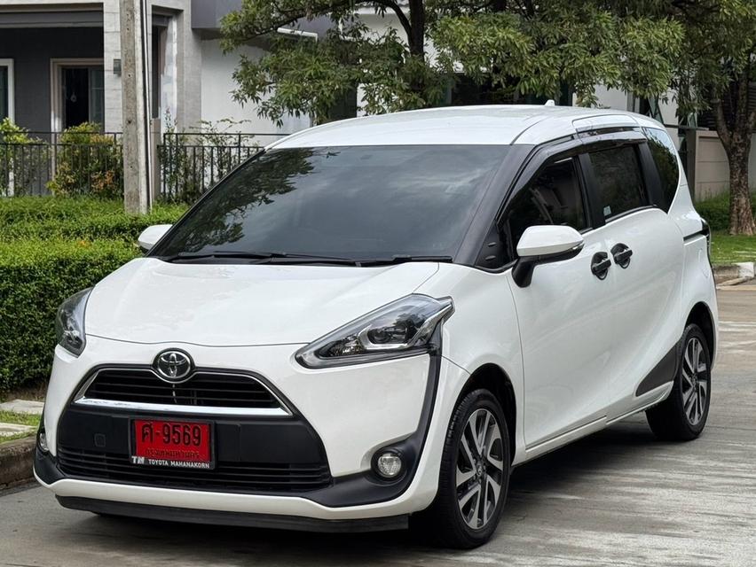 Toyota Sienta 1.5V ปี2019 วิ่ง 80,000 km.