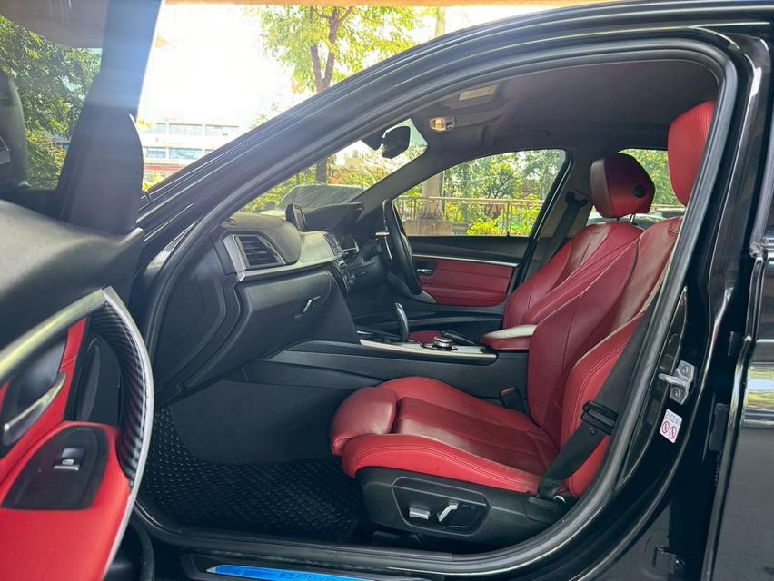 2018 BMW 330e 2.0 AT รูปที่ 17