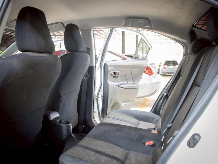 TOYOTA VIOS 1.5 E ปี 2018  13