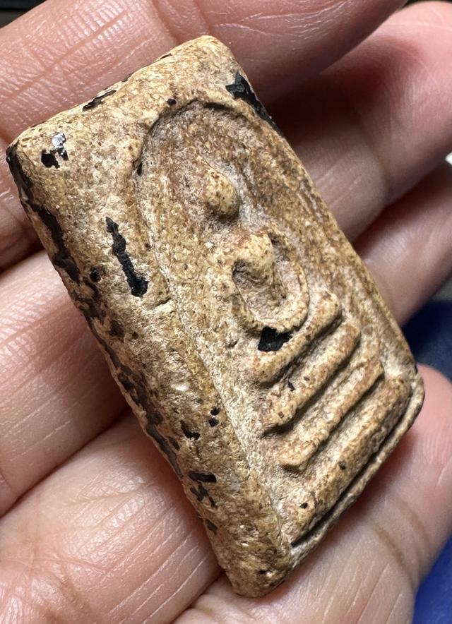 พระสมเด็จพิมพ์ทรงเจดีย์ เนื้อเก่ามีคราบรักตามซอก