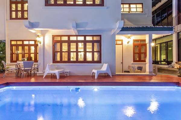 รูป URGENT Private Luxury Pool Villa for RENT near BTS / MRT 400 sqm. Private Pool Villa House 4