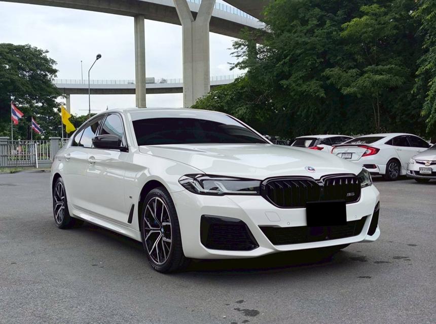 รถเข้าใหม่! BMW 530e M Sport LCI ปี 2021 สีขาว