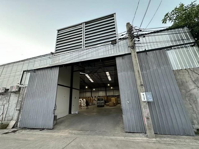 ให้เช่าโกดัง 900 ตรม. พร้อมออฟฟิศ ซอยนวลจันทร์ 21 ห้องน้ำในตัว รถเทรลเลอร์เข้าออกได้ ใกล้เลียบด่วน ใกล้ BTS รามอินทรา ก. 1