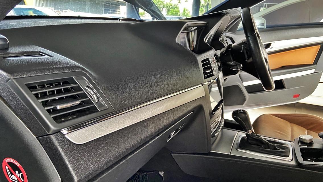 Mercedes-Benz E250CGI Coupe  8